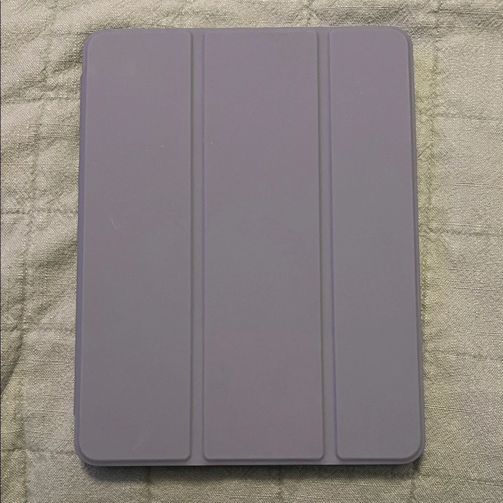 Sleek Gray Tablet Cover